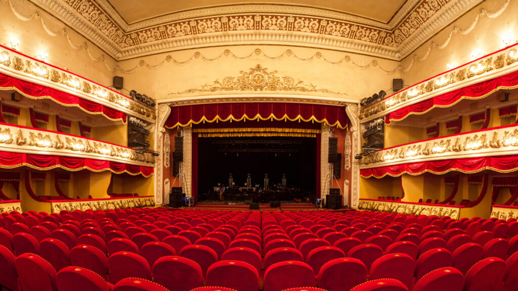 QUÉ ES EL TEATRO: ORIGEN Y EVOLUCIÓN